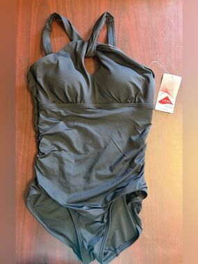 Black One-Piece Swimsuit with Front Keyhole Land’sEnd size XS NWT